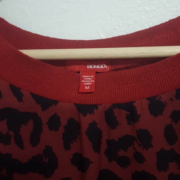 BONGO Red Leopard print hi low crewneck sweater - Picture 2 of 3